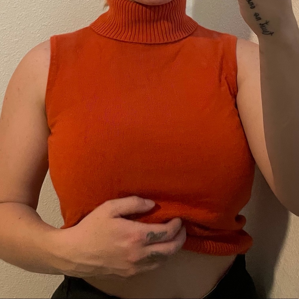 Thrifted cropped turtle neck tank top